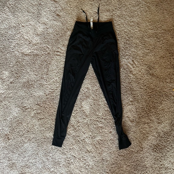 LULU DANCE JOGGERS. Lightly worn, too small for me now! Super comfy - Picture 1 of 2